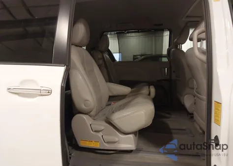 2014 Toyota Sienna Xle V6 8 Passenger z USA, uszkodzony, nr VIN 5TDYK3DC9ES504215